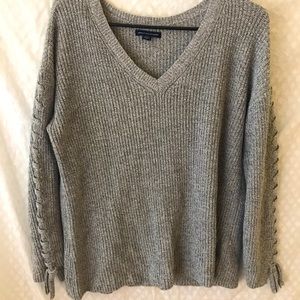 American Eagle gray sweater